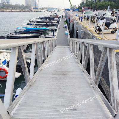 Sturdy Customized Silver Marine Aluminum Gangways Corrosion Resistant Aluminum Alloy 6061-T6