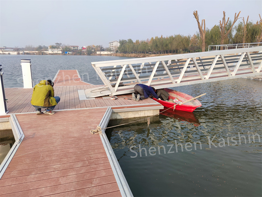 Customizable Floating Dock Marine Aluminum Gangways Ramps With 1.1m Height Handrail