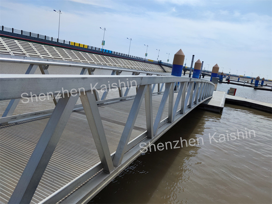 350kgs/Sqm Loading Capacity Silver Aluminum gangway ramps floating pontoon For Marina Yacht Dock
