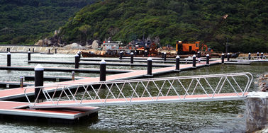 Customizable Floating Dock Marine Aluminum Gangways Ramps With UHMW Rollers And Handrails