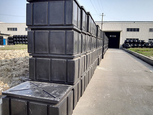 Black or Customized 15 Years Floating Docks with 350kgs/m2 Loading Capacity