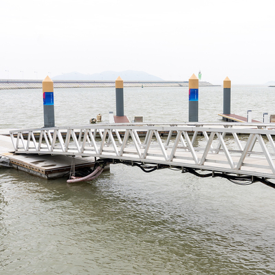 Durable Design Marine Aluminum Gangways Silver Customized Floating Dock Pontoon For Marina Yacht