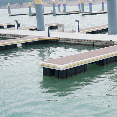 Long-Lasting Floating Finger Dock With WPC Decking LLDPE Floater Aluminum Alloy Floating Pontoon Marina Dock Design
