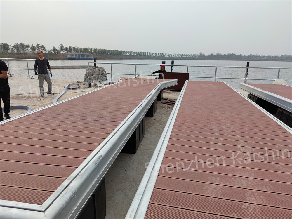 Aluminum Alloy 6061 T6 Floating Pontoon Bridge For Marina With 15-20 Years Lifespan