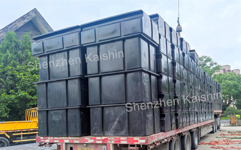 Customized LLDPE Floating Dock Marina Pontoon Floater Marine Floating Dock Foam Filled Float