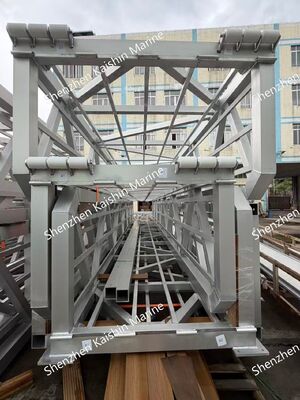 400kgs/sqm লোডিং ক্ষমতা, 15-20 বছর জীবনকাল এবং ভাসমান ডকের জন্য অ্যান্টি-স্লিপ ডেকিং সহ মেরিন অ্যালুমিনিয়াম গ্যাংওয়ে
